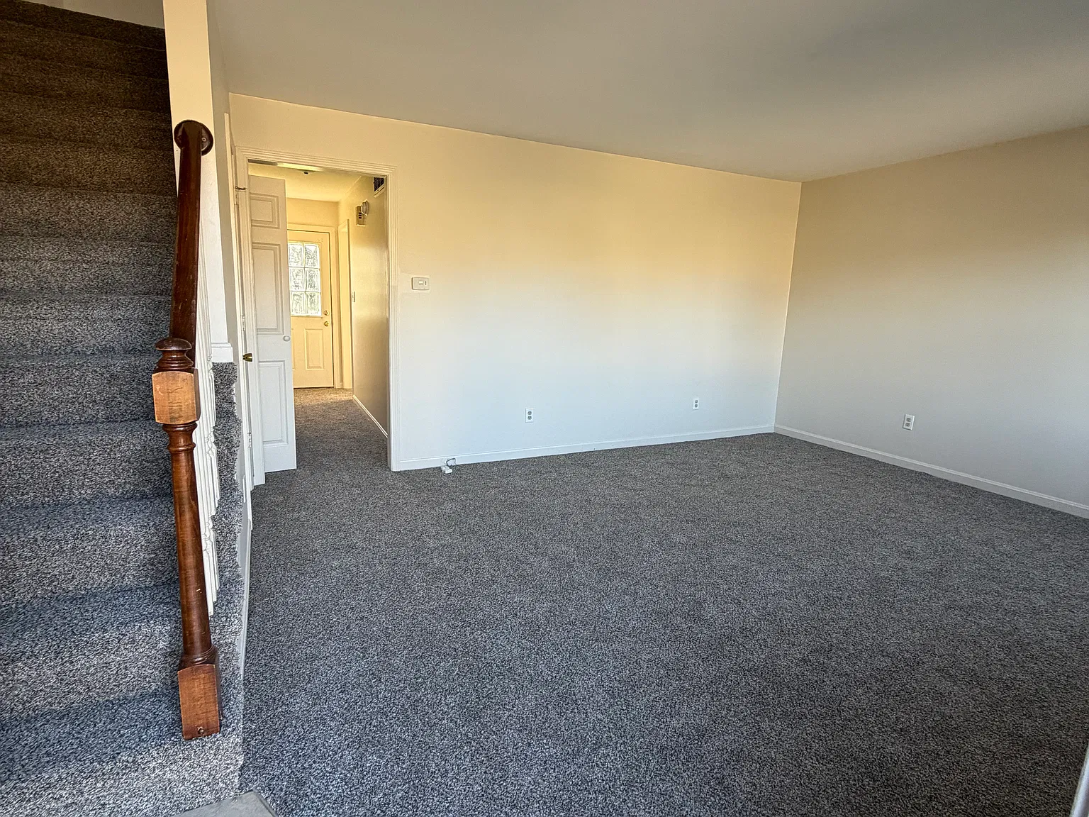 2 bed, 1.5 bath, 1203 sqft, $1,195 — Photo 2