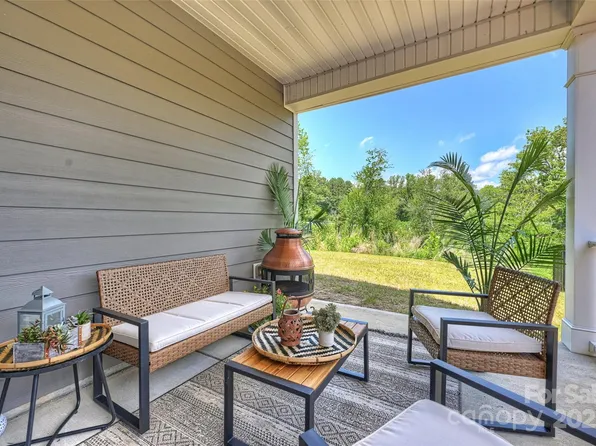 336 Secretariat Dr, Iron Station, NC 28080