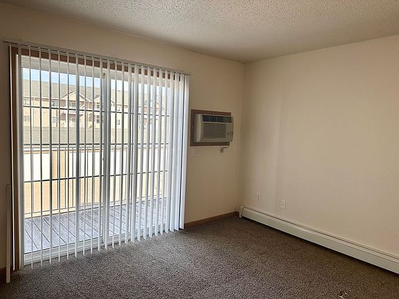 5th image of 3515 10th Ave S #310