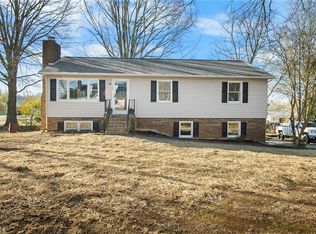 139 Cread Ct, Winston Salem, NC 27127