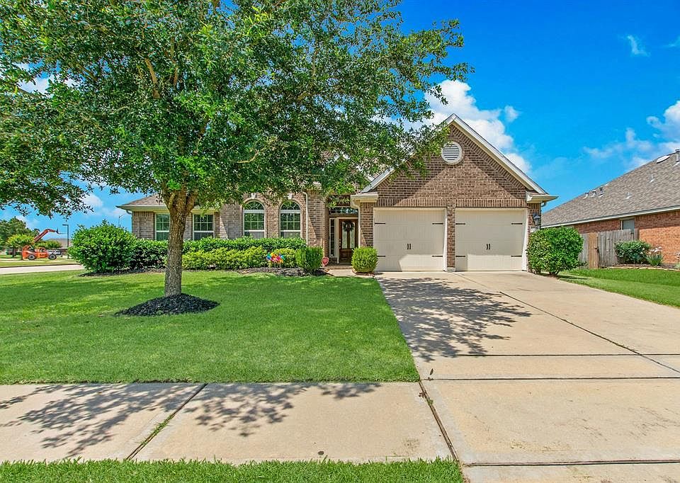 1st image of 17726 Lakes Of Pine Forest Dr