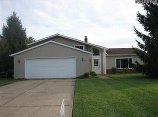 32234 N Roundhead Dr, Solon, OH 44139