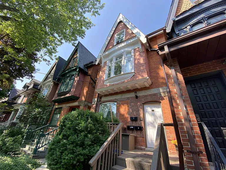 454 Markham St #LOWER — Photo 22
