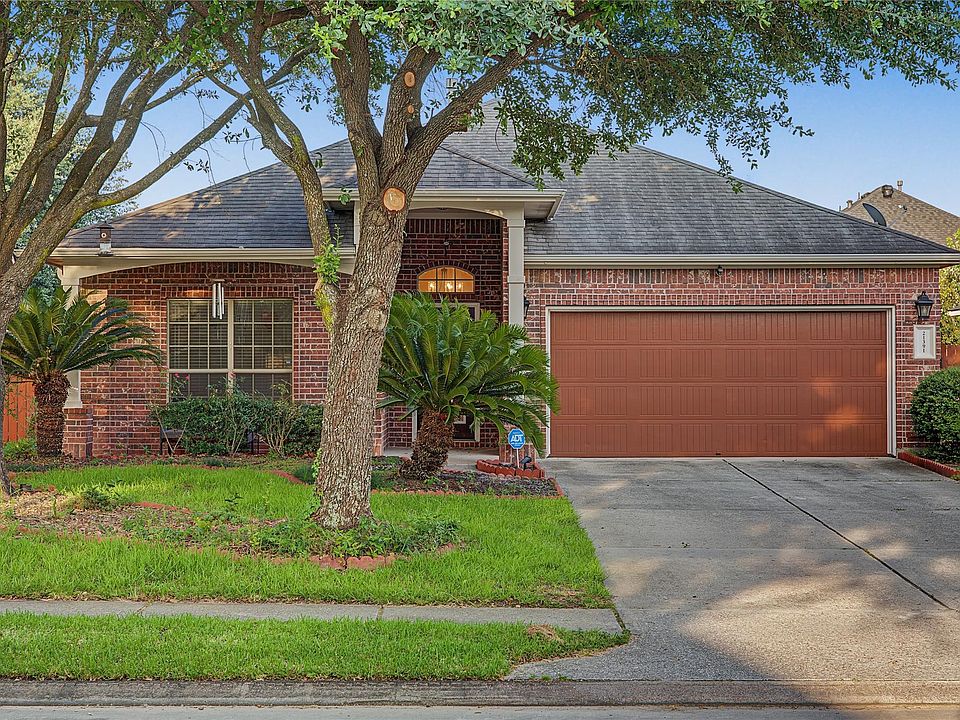 1st image of 21391 Village Crossing Ln