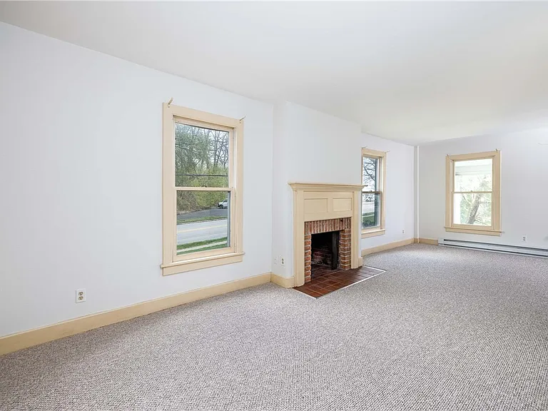 1253 Fairport Rd — Photo 32