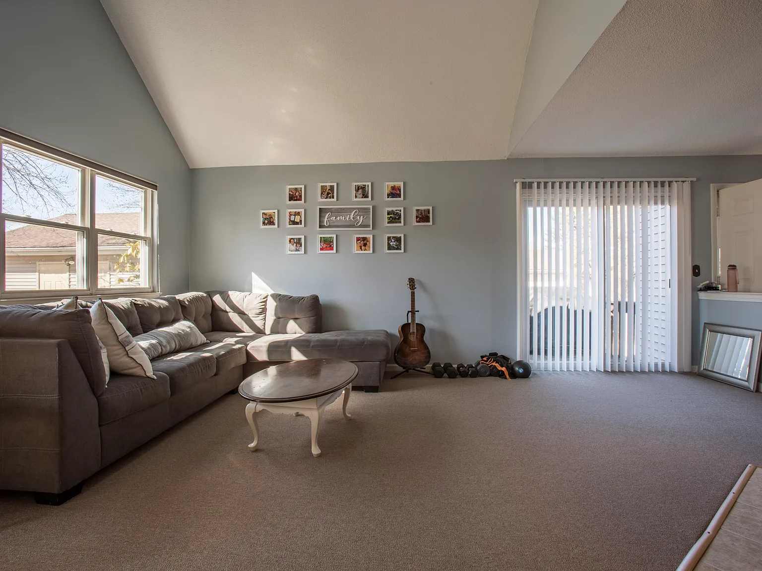 2 bed, 1285 sqft, $2,200 — Photo 2