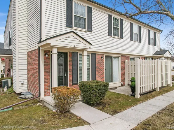 1419 Dover Hl N, Walled Lake, MI 48390