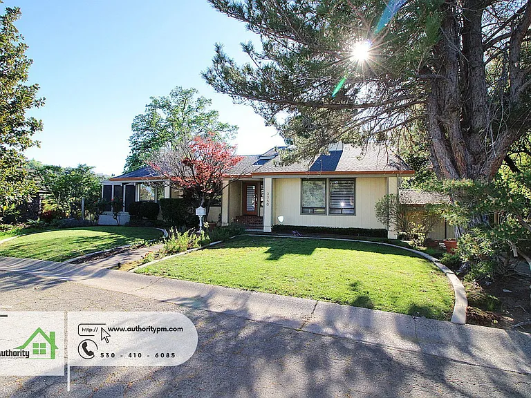 3350 Mountain Oak Dr — Photo 2