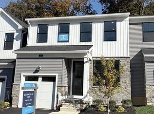 42 Grayson Ln, Downingtown, PA 19335