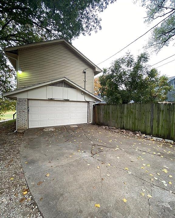 2nd image of 3405 Hacienda Dr