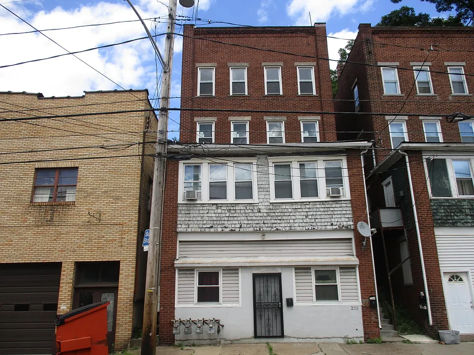 238 Merchant St #3