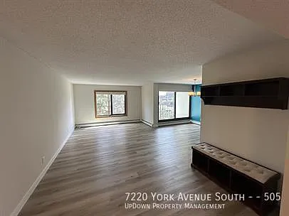 "Spacious 2-Bed, 2-Bath Condominium Retreat in Prime Edina Location - 1300 Sq Ft of Comfort!" — Photo 3