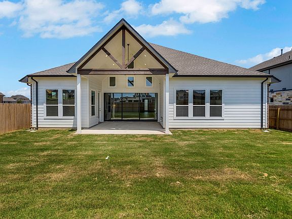 2nd image of 333 Olinda Way