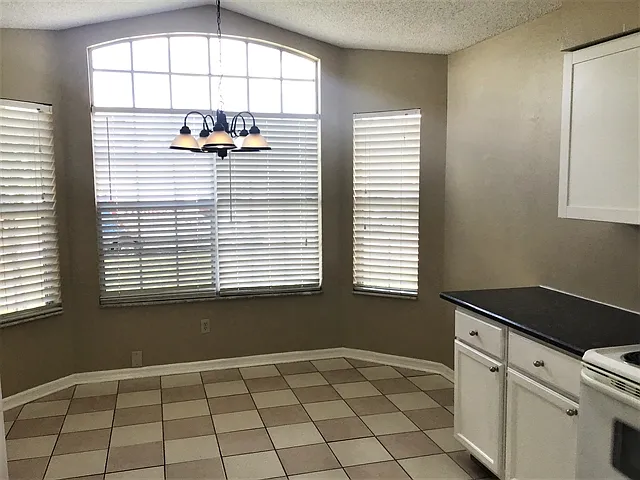 1428 Abberton Dr — Photo 5