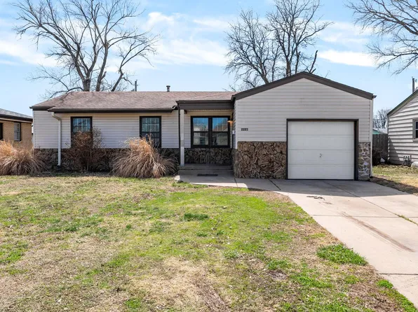 2221 W 29th St S, Wichita, KS 67217