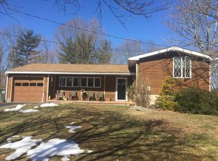 7 Lakeview Dr, Mahopac, NY 10541