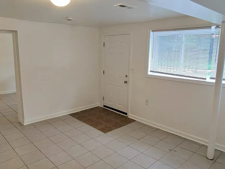 407 Lebaum St SE #4 — Photo 5