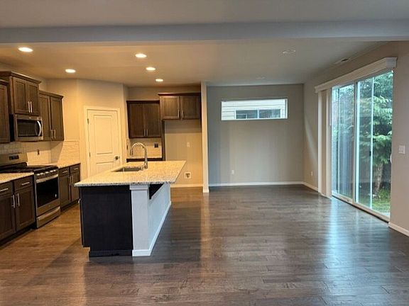 4th image of 11507 22nd St SE