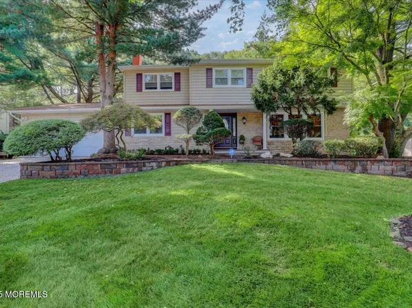 10 Brunswick Drive, Morganville, NJ 07751