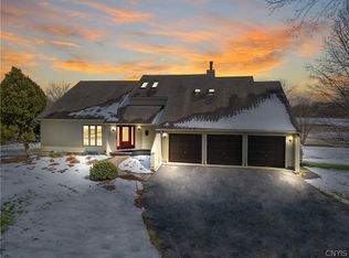 8354 Dunham Rd, Baldwinsville, NY 13027