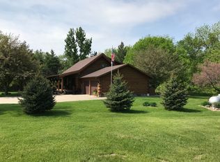 1809 Firefly Rd, Manchester, IA 52057