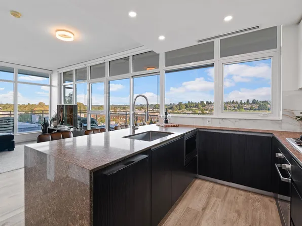 5333 Goring St #605, Burnaby, BC V5B
