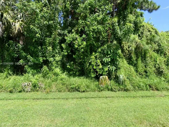 1361 SE Proctor Ln, Port Saint Lucie, FL 34983