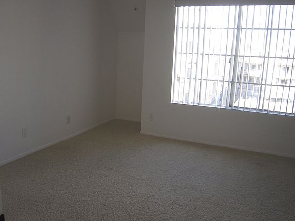 5th image of 630 Hauser Blvd APT 108