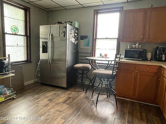 5th image of 222 Ochre St