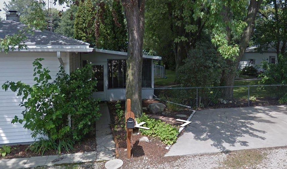 2nd image of 300 Jackson St
