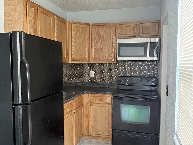 3057 Belden St — Photo 3