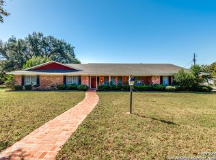 606 San Antonio St, Pleasanton, TX 78064