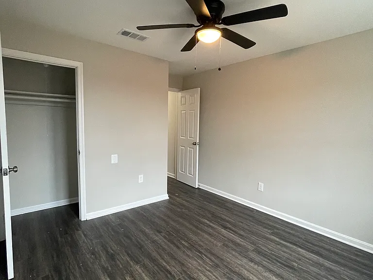 1514 N Luzerne Ave — Photo 32
