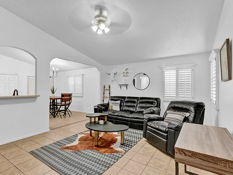 6017 Honeybee Ct — Photo 6