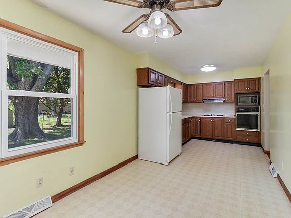 5th image of 807 Sheridan Rd