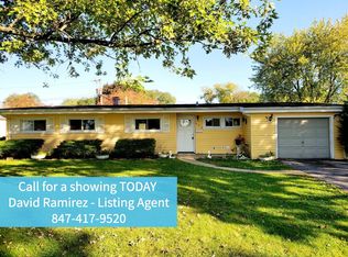 924 Hankes Ave, Aurora, IL 60505