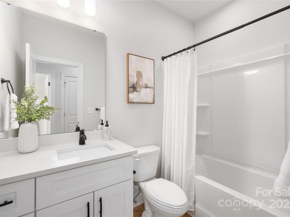 charlotte-north-carolina-452269501 picture