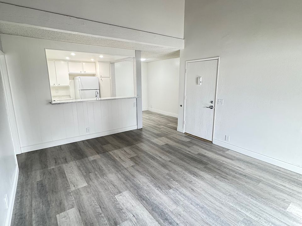 1st image of 1133 E Alosta Ave #B201