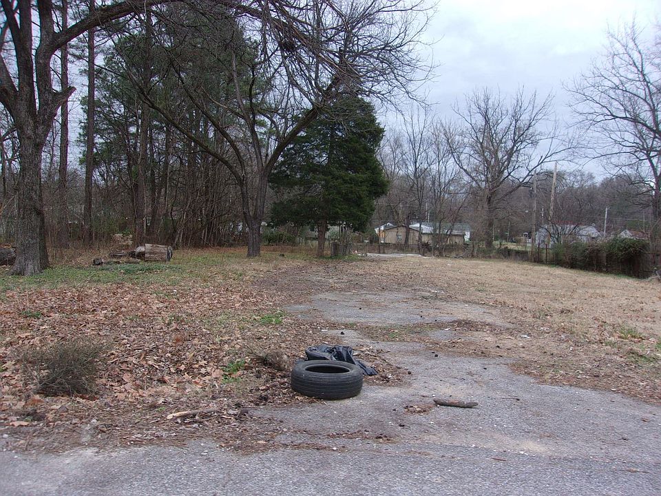 2nd image of 1926 Dupont Ave #319