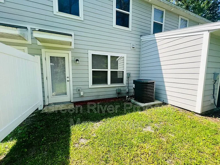 5953 Creekside Crossing Dr — Photo 39