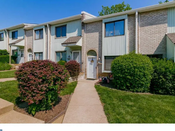 605 Valley Dr, West Chester, PA 19382