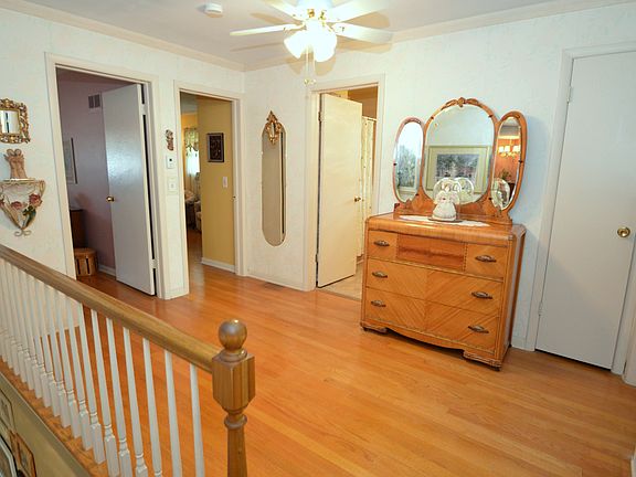 2nd image of 2221 Westwood Dr
