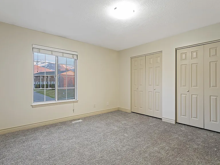 717 N 400 W — Photo 11