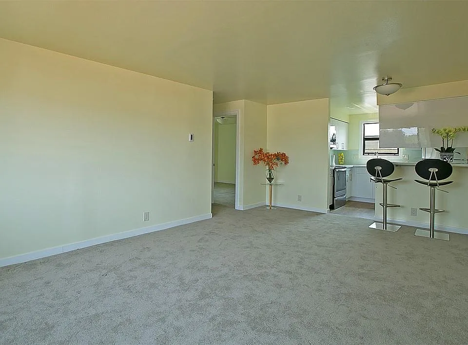10347 Midvale Ave N #4