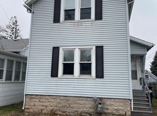 426 W 9th Ave, Oshkosh, WI 54902