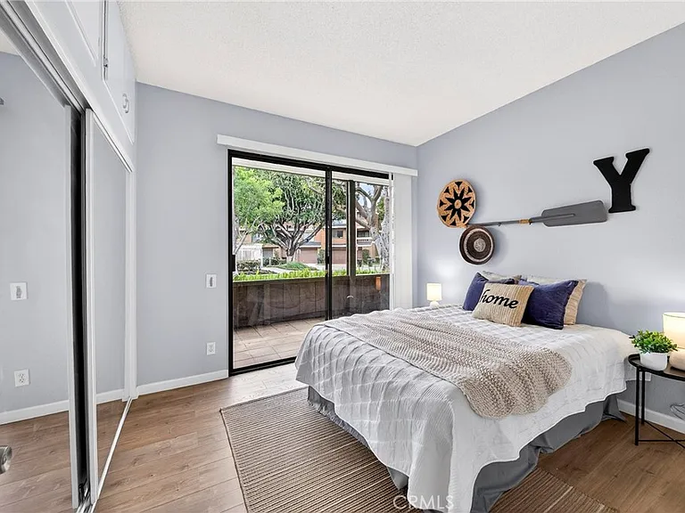 8615 Meadow Brook Ave #101 — Photo 15