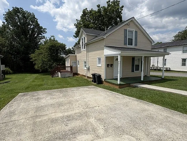 3 bed, 1500 sqft, $1,395 — Photo 2