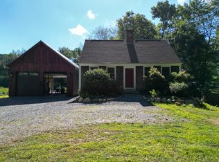 8 Tanglewood Dr, Gales Ferry, CT 06335