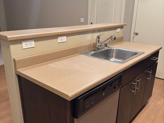 4th image of 947 Discovery Cir NE Unit 206