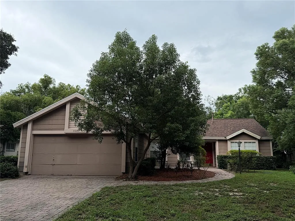 3 bed, 2.0 bath, 1402 sqft, $2,400 — Photo 1